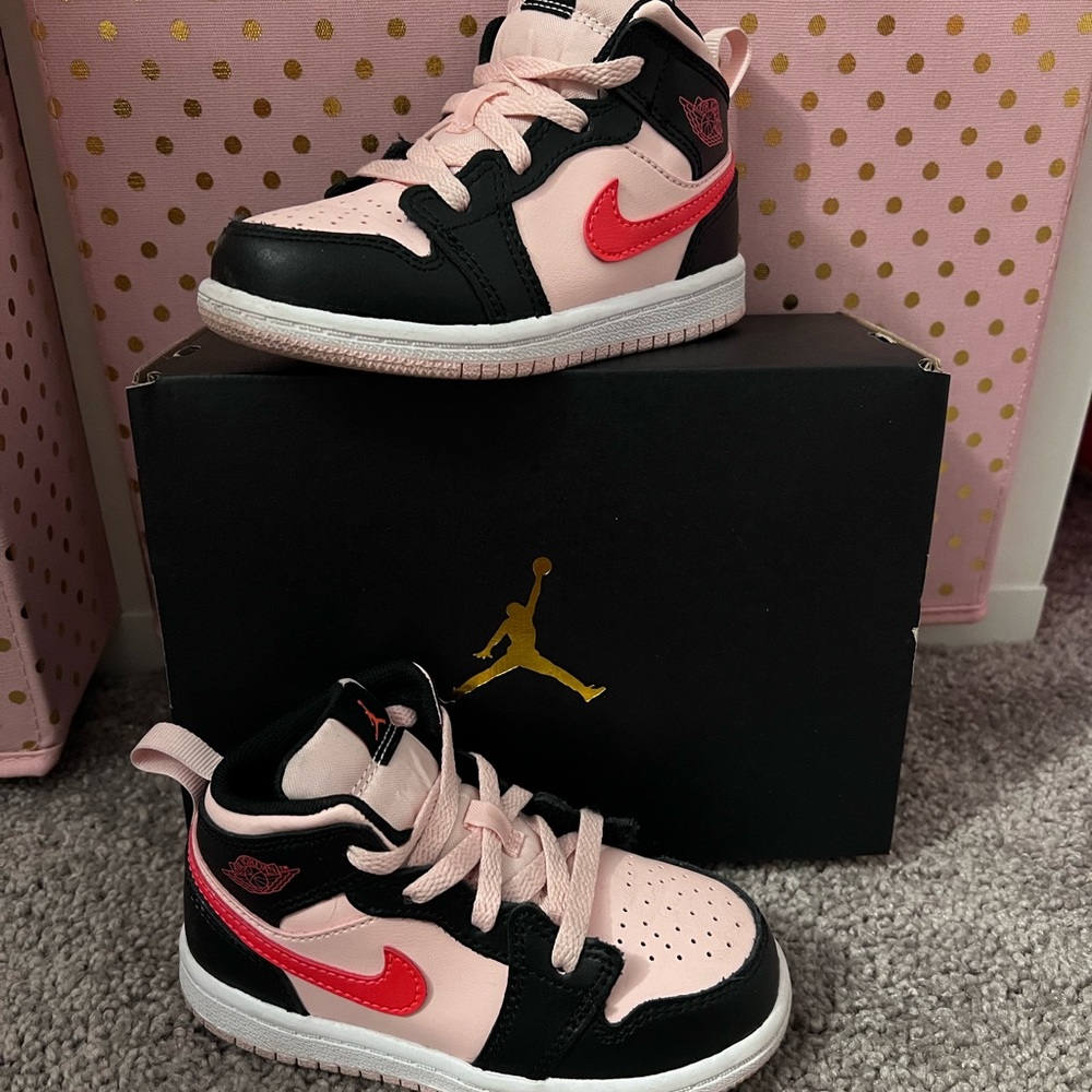 Toddler Pink/Black Jordan 1